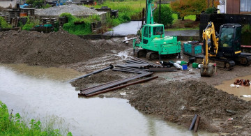 建設現場は雨の養生が必要！雨で中止する工事と工事段階の雨対策