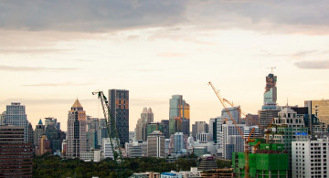 建設業で海外勤務を目指すには？国内外の需要と企業の探し方